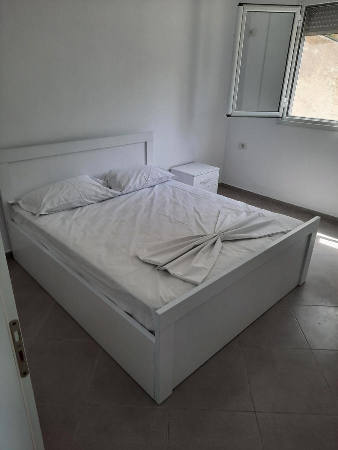 Flower Hill Vlore Exterior photo